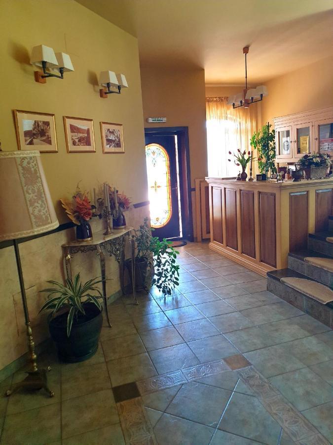 Pensiunea Casa Mircea & Restaurant Ieşelniţa Zewnętrze zdjęcie