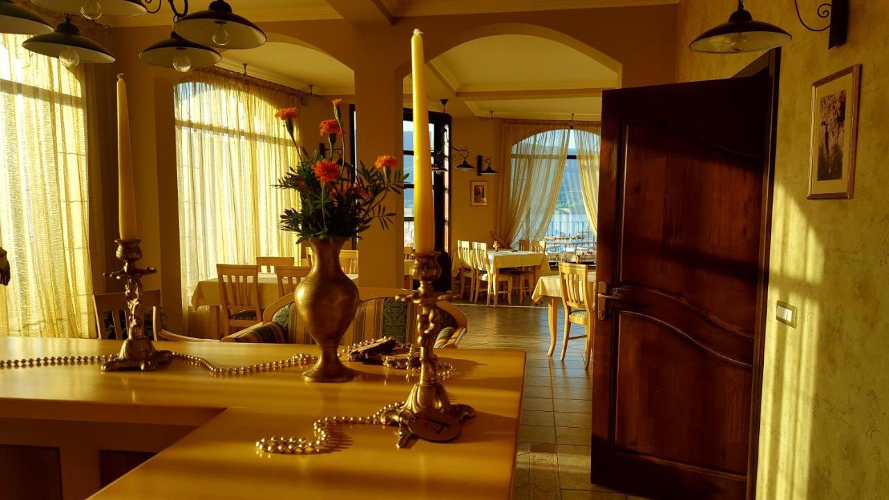 Pensiunea Casa Mircea & Restaurant Ieşelniţa Zewnętrze zdjęcie